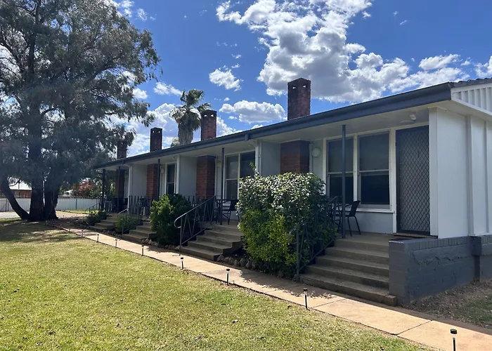 #4 Waddell Studio Apartment